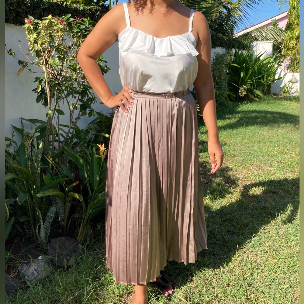 Elegant Tan Pleated Skirt